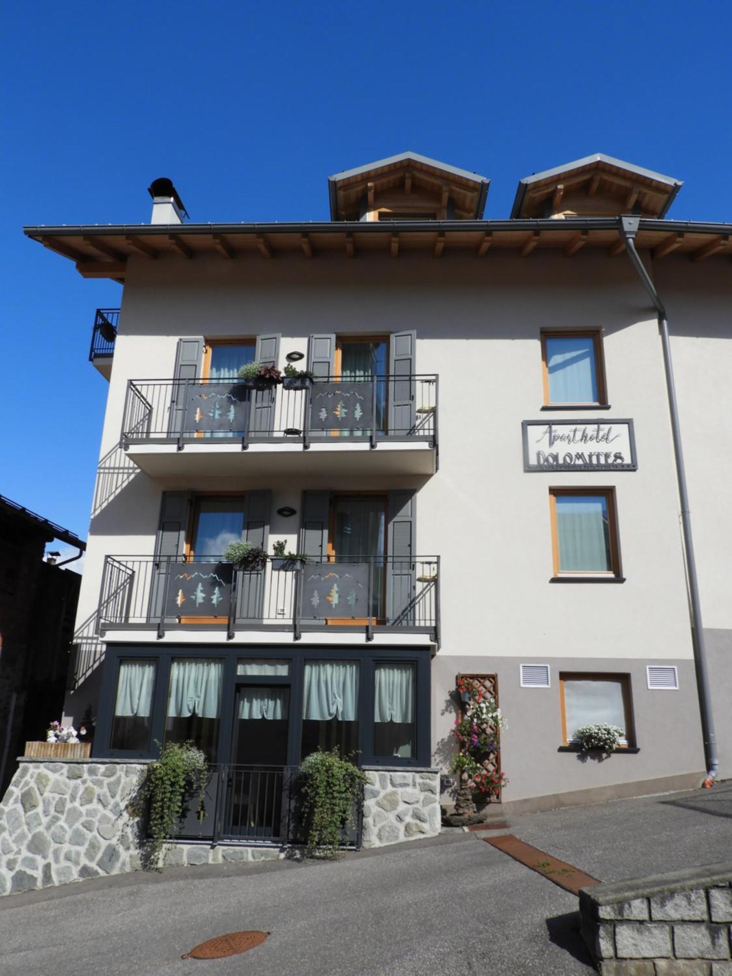 Aparthotel Dolomites Living&Relax Commezzadura Εξωτερικό φωτογραφία