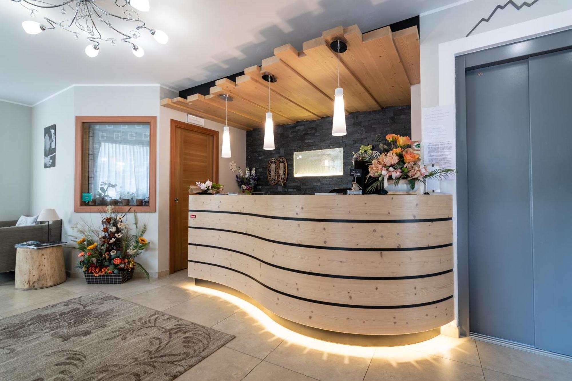 Aparthotel Dolomites Living&Relax Commezzadura Εξωτερικό φωτογραφία