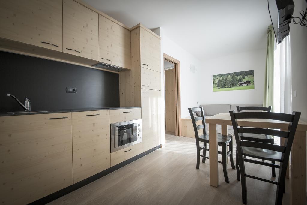 Aparthotel Dolomites Living&Relax Commezzadura Δωμάτιο φωτογραφία