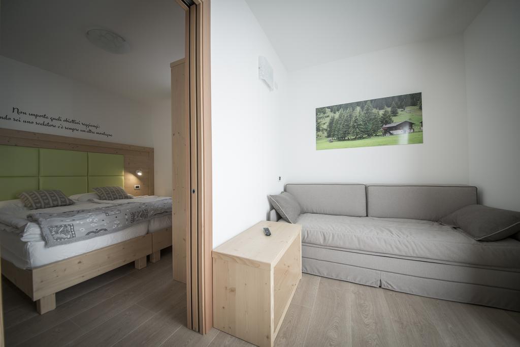 Aparthotel Dolomites Living&Relax Commezzadura Δωμάτιο φωτογραφία