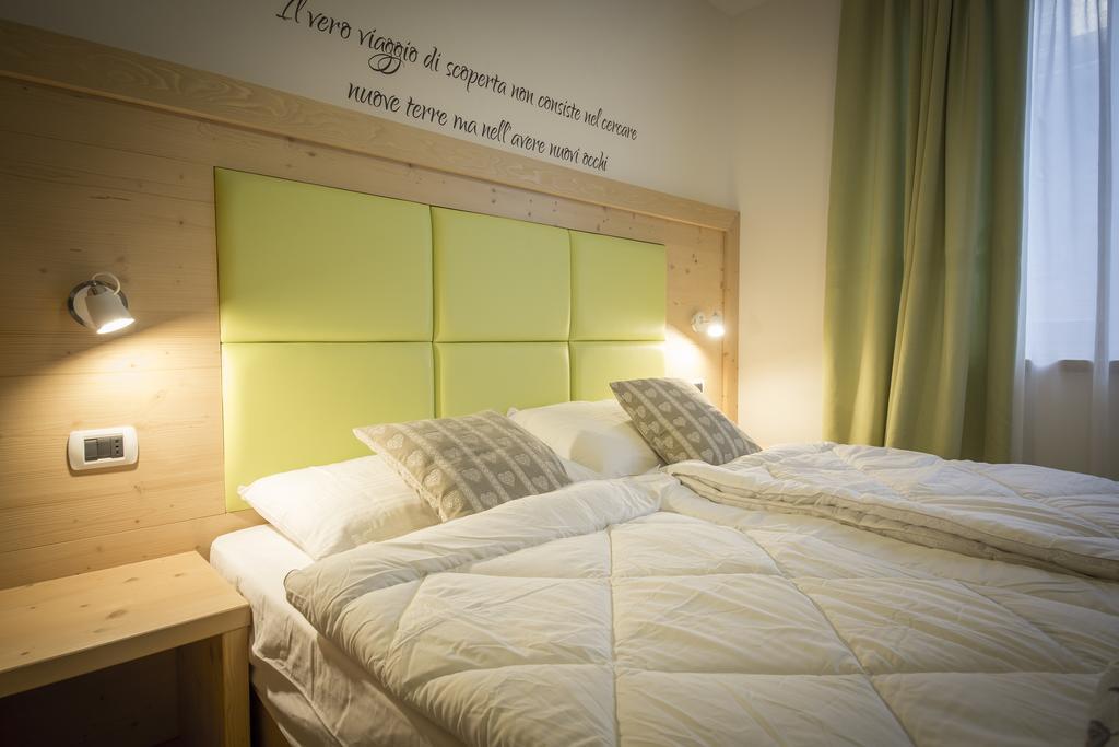 Aparthotel Dolomites Living&Relax Commezzadura Δωμάτιο φωτογραφία