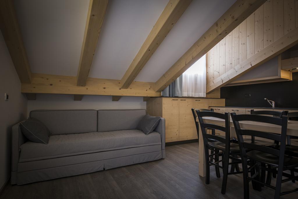 Aparthotel Dolomites Living&Relax Commezzadura Δωμάτιο φωτογραφία