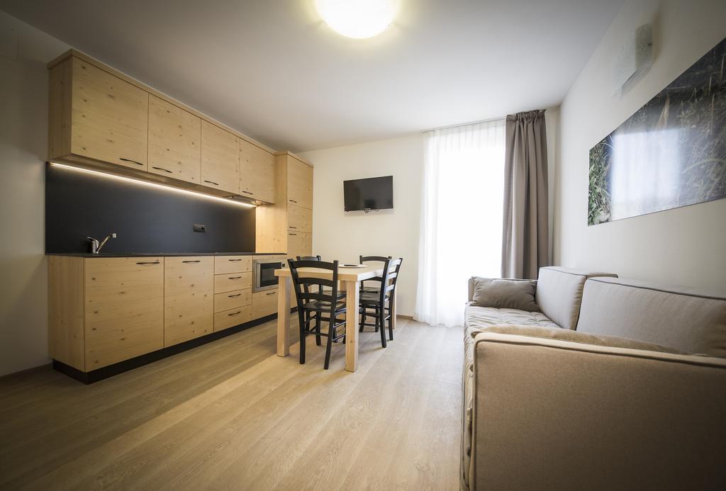 Aparthotel Dolomites Living&Relax Commezzadura Δωμάτιο φωτογραφία